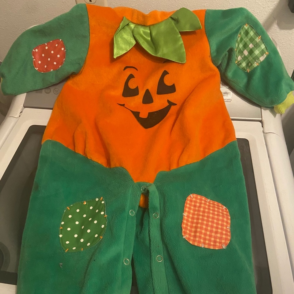 Baby pumpkin costume